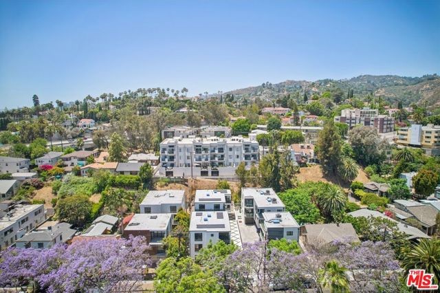 2111 1/2 Holly Drive, Los Angeles CA: https://media.crmls.org/mediaz/166437fa-5709-4efc-bfa2-cdac850a66e3.jpg