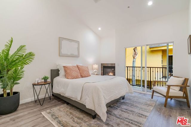 5521 Kester Avenue, Sherman Oaks CA: https://media.crmls.org/mediaz/166517c7-7d7a-4182-874e-c4e01d9984b8.jpg