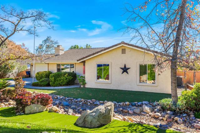 16579 Daza Dr, Ramona CA: https://media.crmls.org/mediaz/16659528-b9fb-4654-a912-59d47ae0db75.jpg
