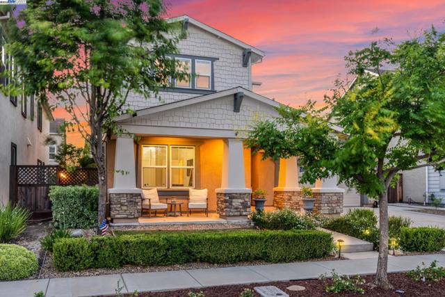 2305 Augusta Ave, Tracy CA: https://media.crmls.org/mediaz/1665f003-2cf9-4694-b296-d1d4854b7e01.jpg