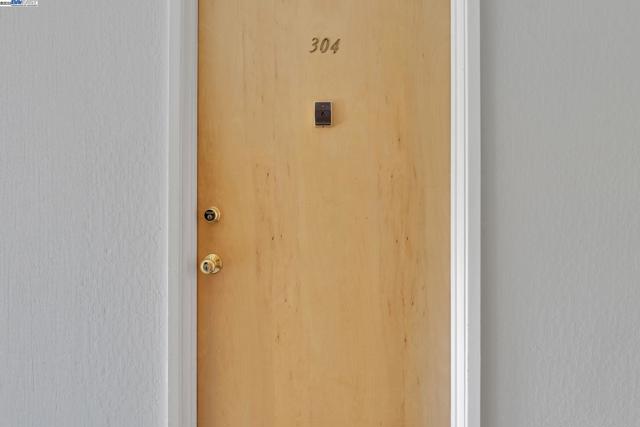 415 Cornell Ave, Albany CA: https://media.crmls.org/mediaz/16666277-3ef7-4978-a890-db99f4232585.jpg