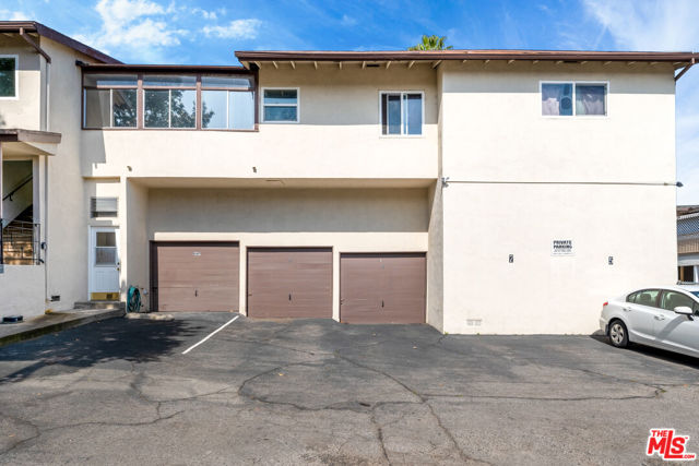 14007 Moorpark Street photo 8