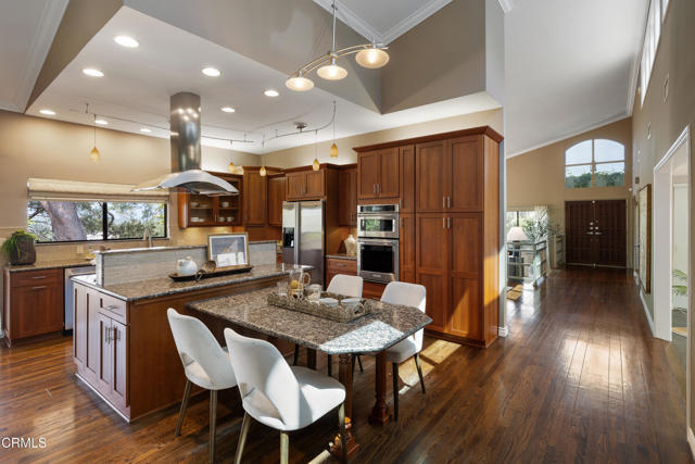 872 Flores De Oro, South Pasadena CA: https://media.crmls.org/mediaz/1666cb87-1a67-4e53-8bf0-4c31f439fa59.jpg