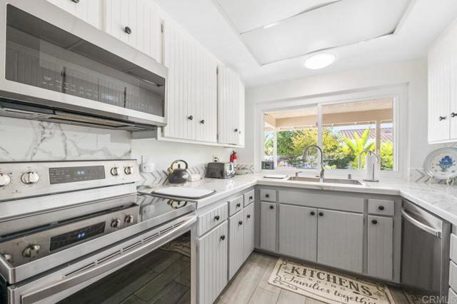 Detail Gallery Image 16 of 33 For 17503 Plaza Dolores, San Diego,  CA 92128 - 2 Beds | 2 Baths