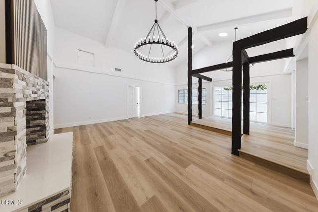 Detail Gallery Image 5 of 24 For 19314 Valerio St, Reseda,  CA 91335 - 3 Beds | 2/1 Baths