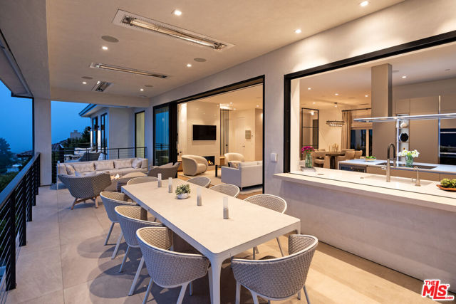 945 Arbolado Road, Santa Barbara CA: https://media.crmls.org/mediaz/16674fce-b1ae-4580-976e-86ac7e09e566.jpg