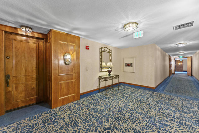 8515 Falmouth Avenue, Playa del Rey CA: https://media.crmls.org/mediaz/1667b595-fc5b-4507-988d-1736bbca00ec.jpg