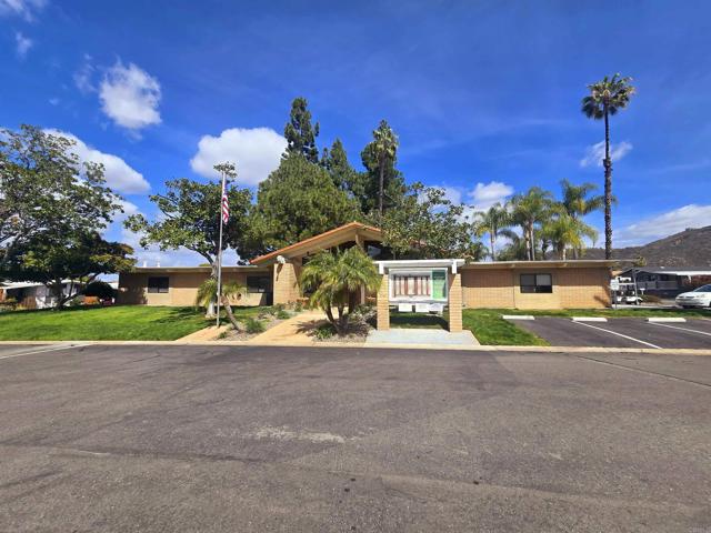 450 E Bradley Avenue, El Cajon CA: https://media.crmls.org/mediaz/1667ce0c-f5ba-402b-9fc9-a6483f6c2420.jpg