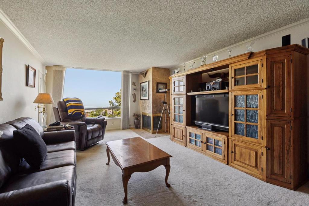 360 Vallejo Drive #105