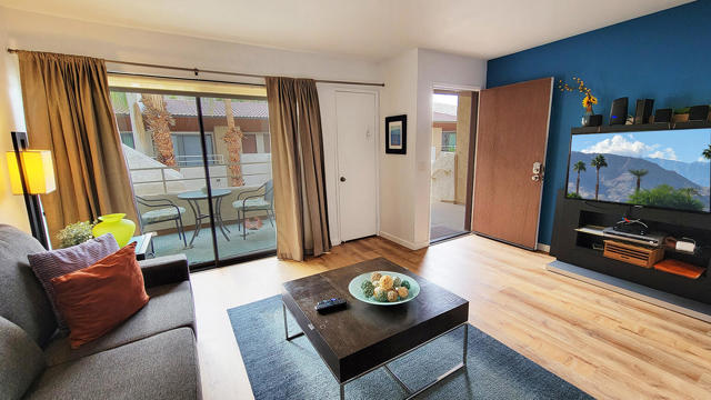 Image 9 of 46 For 467 Calle El Segundo  D20