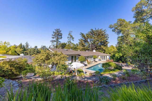 401 Hillsborough Boulevard, Hillsborough CA: https://media.crmls.org/mediaz/1669805e-24ed-4cb3-80ba-5bf46af6863f.jpg