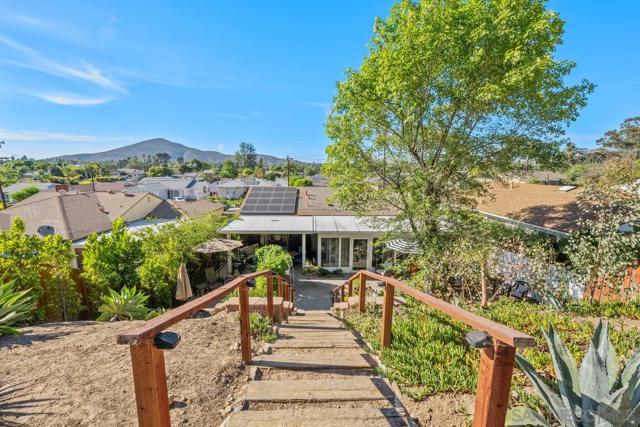 8455 Nentra St, La Mesa CA: https://media.crmls.org/mediaz/166a15a0-1e25-4033-bf50-10edcfde3306.jpg