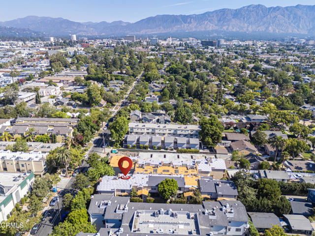 832 Magnolia Avenue, Pasadena CA: https://media.crmls.org/mediaz/166ad6b4-0520-4069-8334-a398006e9a40.jpg