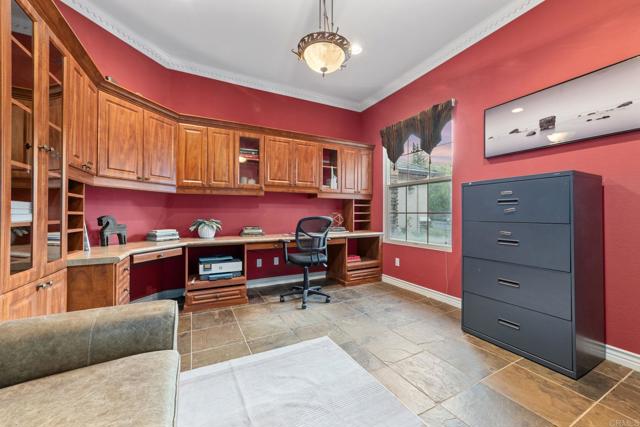 Detail Gallery Image 35 of 62 For 2216 Blossom Hill Ln, Escondido,  CA 92029 - 5 Beds | 4/1 Baths