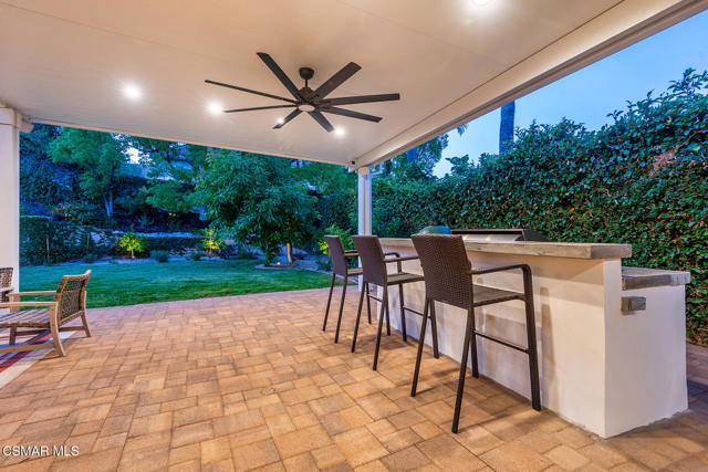 29621 Ridgeway Drive, Agoura Hills CA: https://media.crmls.org/mediaz/166c2de0-2539-4c08-8634-bec7a9fb7c27.jpg