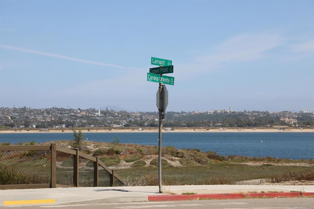 3833 Lamont St - photo 14