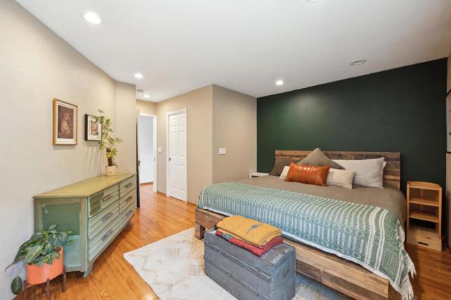 300 4th Street, Montara CA: https://media.crmls.org/mediaz/166ce9fa-75be-45fa-b56a-b7128309596f.jpg