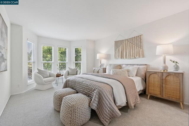 500 Vernon, Oakland CA: https://media.crmls.org/mediaz/166d8579-81ca-4b06-af39-27a49b1c4a7b.jpg