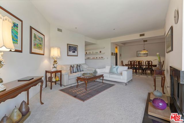 2102 Century Park Lane, Los Angeles CA: https://media.crmls.org/mediaz/166de031-072a-46f5-81fb-ab9c819cd559.jpg