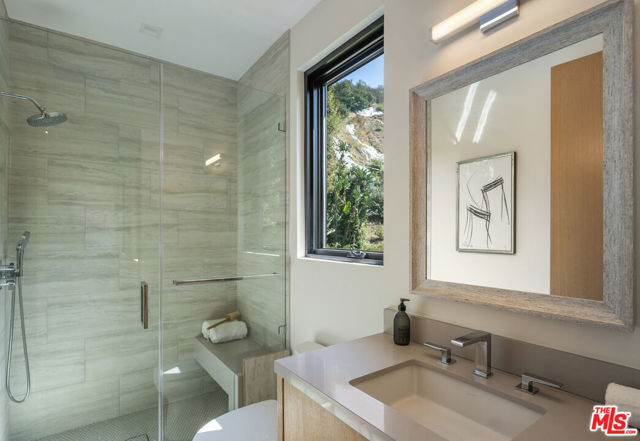 1530 N Beverly Drive, Beverly Hills CA: https://media.crmls.org/mediaz/166dfdce-b722-4354-b80f-a49eccd91385.jpg
