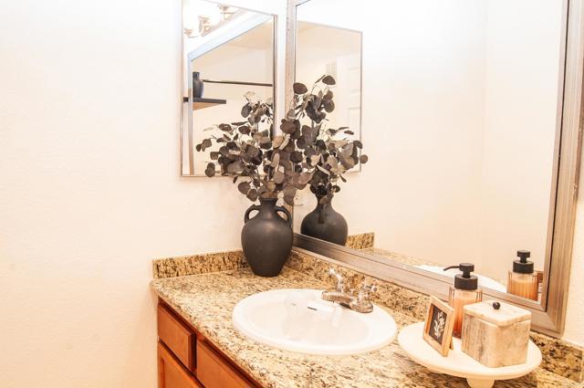 12191 Cuyamaca College E Drive, San Diego CA: https://media.crmls.org/mediaz/166e42df-a222-4b4e-bb09-adf0fd06b3cb.jpg