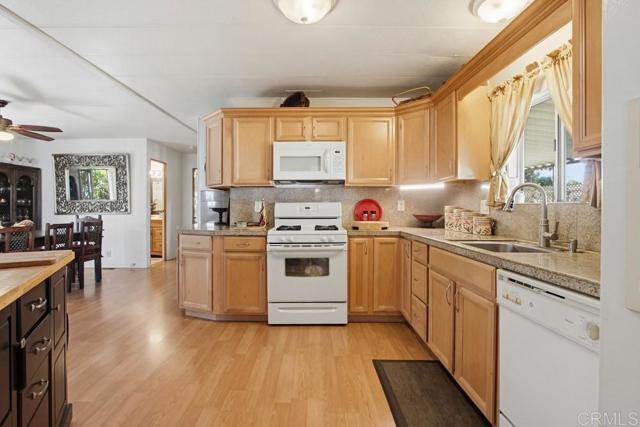 Detail Gallery Image 20 of 45 For 2250 N Broadway #9,  Escondido,  CA 92026 - 2 Beds | 2 Baths