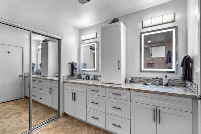 55331 Winged Foot, La Quinta CA: https://media.crmls.org/mediaz/166f5518-878a-4f78-bf50-f270723efbff.jpg