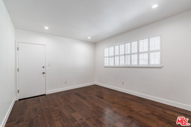 5412 S HOLT Avenue, Los Angeles CA: https://media.crmls.org/mediaz/166f650c-e5e5-4e06-9bcd-4ccf1ed922a4.jpg