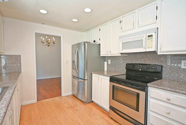 4919 Mohr Ave, Pleasanton CA: https://media.crmls.org/mediaz/16705a25-59aa-41db-bd7a-aa96a388219f.jpg