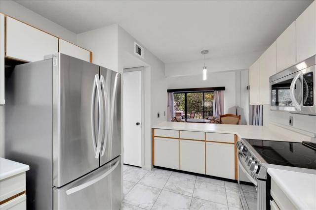 204 Lakecrest Lane, Palm Desert CA: https://media.crmls.org/mediaz/16708175-f077-47a4-b96c-0b9b60d1b226.jpg