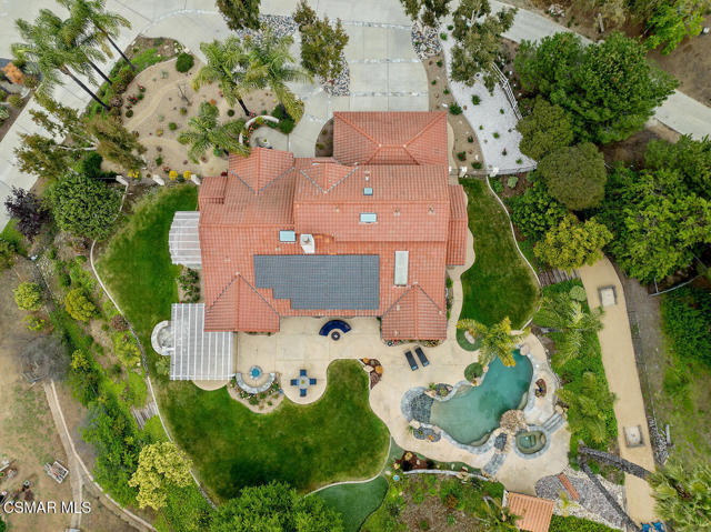 790 Spring Canyon Place, Thousand Oaks CA: https://media.crmls.org/mediaz/1671aa3c-a67d-4091-ade9-cc2afc0d054e.jpg