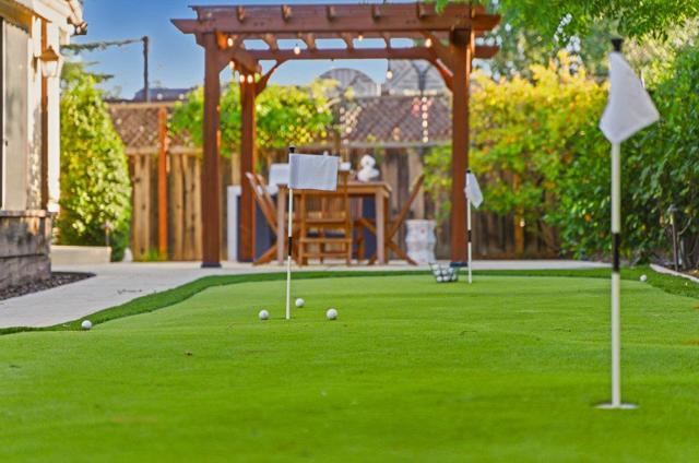 484 Cherry Avenue, Los Altos CA: https://media.crmls.org/mediaz/1671bb7b-e2f3-4cf4-b3e5-f6526ee2dbff.jpg