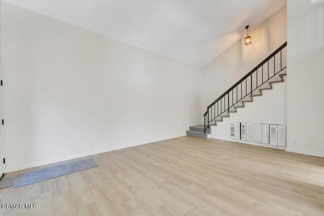 170 Spanish Moss Place, Camarillo CA: https://media.crmls.org/mediaz/1671dead-70a7-45c7-aa11-efc71375e372.jpg