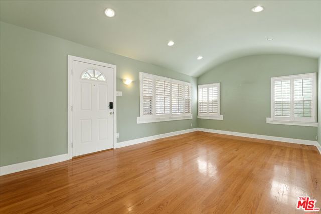 1540 Stanford Drive photo 6