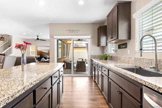 216 Oberlander Way, Fallbrook CA: https://media.crmls.org/mediaz/1671f708-38ea-42c3-8ba5-30a2fb5e7c9d.jpg