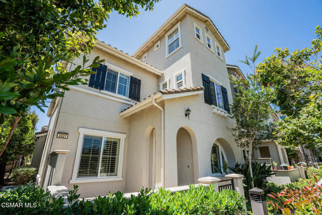 3327 Shadetree Way, Camarillo CA: https://media.crmls.org/mediaz/1672a364-7bde-4c80-a9c1-792d5162c06e.jpg