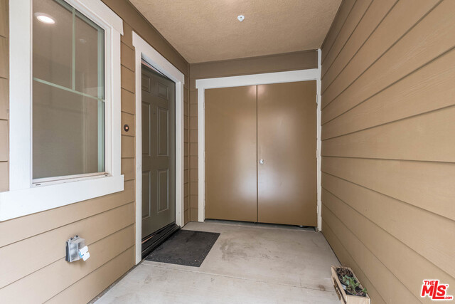 7254 N CEDAR Road, Van Nuys CA: https://media.crmls.org/mediaz/167378a0-0eb7-40dc-9553-a179fe43dfe5.jpg