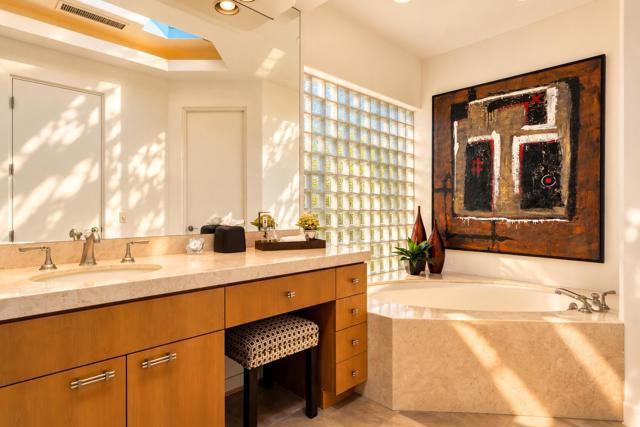 1134 Lake Vista, Palm Desert, CA 92260