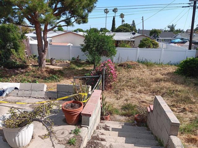 902 E Greenwood Ave E, La Habra CA: https://media.crmls.org/mediaz/1674aaf1-b6a8-4fd9-b9ef-d9f217180457.jpg