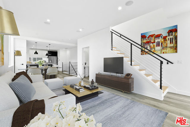421 S Wilton Place, Los Angeles CA: https://media.crmls.org/mediaz/1675327a-3785-4a60-9d6c-79b1edd1c79a.jpg