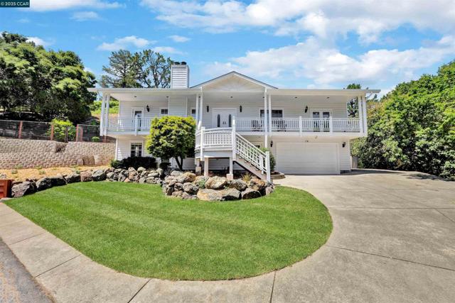 48 Sterling Way, Lafayette CA: https://media.crmls.org/mediaz/167581fc-863a-4bd2-ac69-dbb2281b1f89.jpg