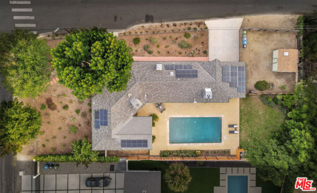 6001 Oakdale Avenue, Woodland Hills CA: https://media.crmls.org/mediaz/1676df41-9e54-4d16-ac1c-12c81ad5e581.jpg