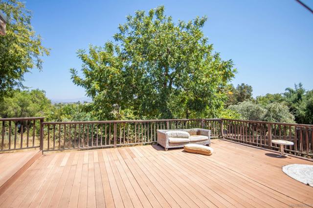 9103 Paradise Park Drive, Lakeside CA: https://media.crmls.org/mediaz/1676f2a8-7055-48df-9ffa-678fb473c8a7.jpg