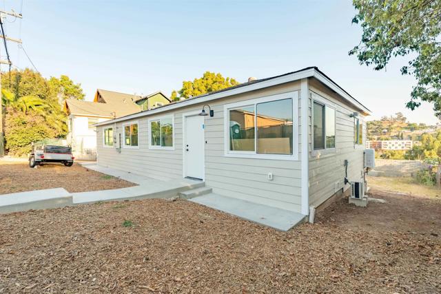 6327 Brooklyn Ave, San Diego CA: https://media.crmls.org/mediaz/167723b3-40db-46cb-af7b-2b8a3d22cc30.jpg