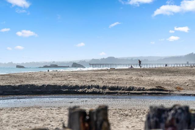 619 Beach Drive, Aptos CA: https://media.crmls.org/mediaz/1677618f-609c-42b5-b550-52d85970d20a.jpg