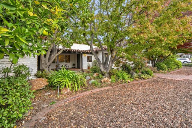 3691 Laguna Avenue, Palo Alto CA: https://media.crmls.org/mediaz/1678332b-12f8-40b0-ae68-5e1b3b3572f7.jpg
