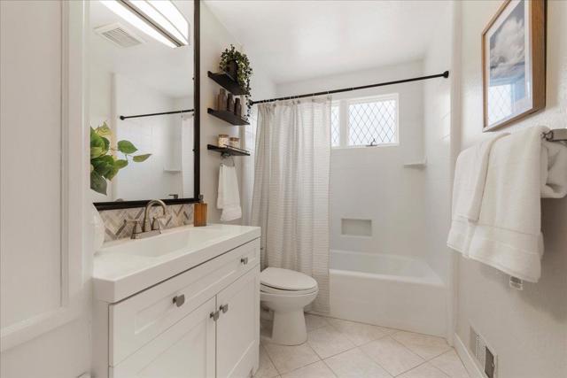 244 Hillview Avenue, Redwood City CA: https://media.crmls.org/mediaz/167858da-3bd2-4fe3-b332-b3b804bc1bc0.jpg