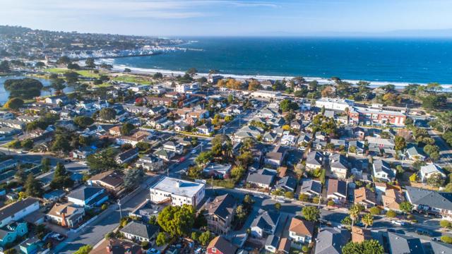 1261 Third Street, Monterey CA: https://media.crmls.org/mediaz/16786ee4-3f92-4c48-bf82-279b7b2626c6.jpg