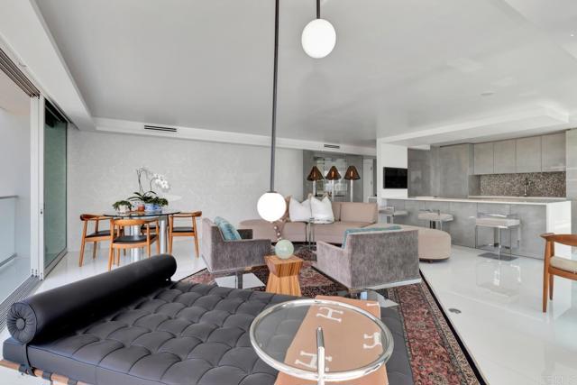 Detail Gallery Image 8 of 40 For 1760 Avenida Del Mundo #504,  Coronado,  CA 92118 - 2 Beds | 2 Baths