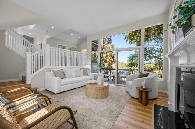 3554 Oak Knoll Drive, Redwood City CA: https://media.crmls.org/mediaz/1678e044-1a5f-4b1f-9107-1ae38fefe8d1.jpg